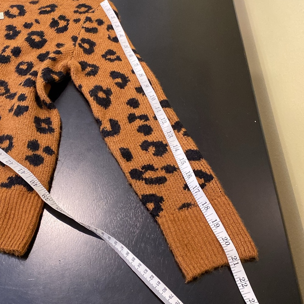 Old Navy Leopard Animal Print Sweater Petite Small - Picture 8 of 8